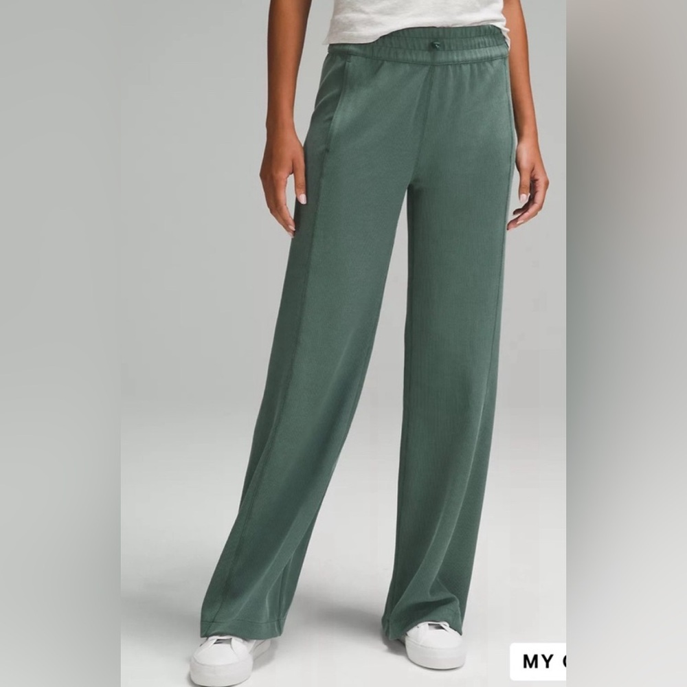 Lululemon Ribbed Softstreme Mid-Rise Pant Green size 2